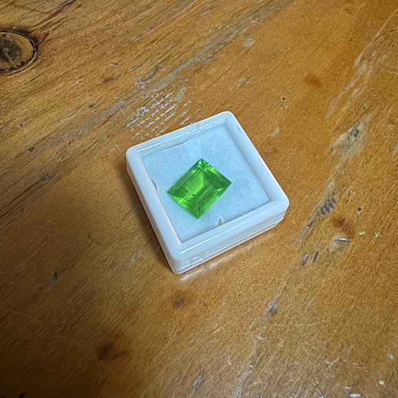 Natural Peridot Loose Gemstone 10.52 Ct CERTIFIED Green Peridot Princess Cut Gem - Picture 2 of 6